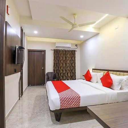 Oyo 47620 Hotel Matangi Motel Delvada Buitenkant foto
