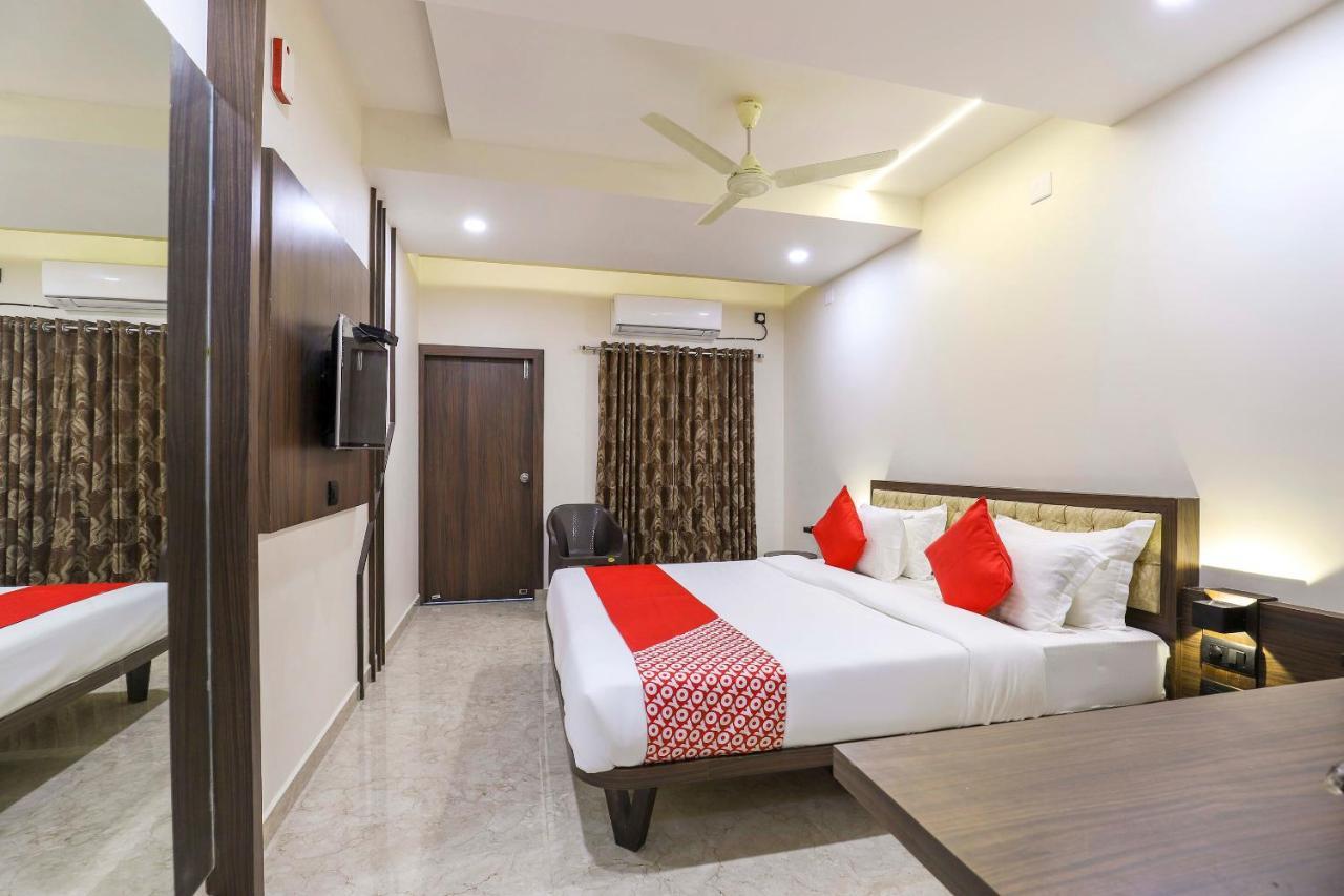 Oyo 47620 Hotel Matangi Motel Delvada Buitenkant foto