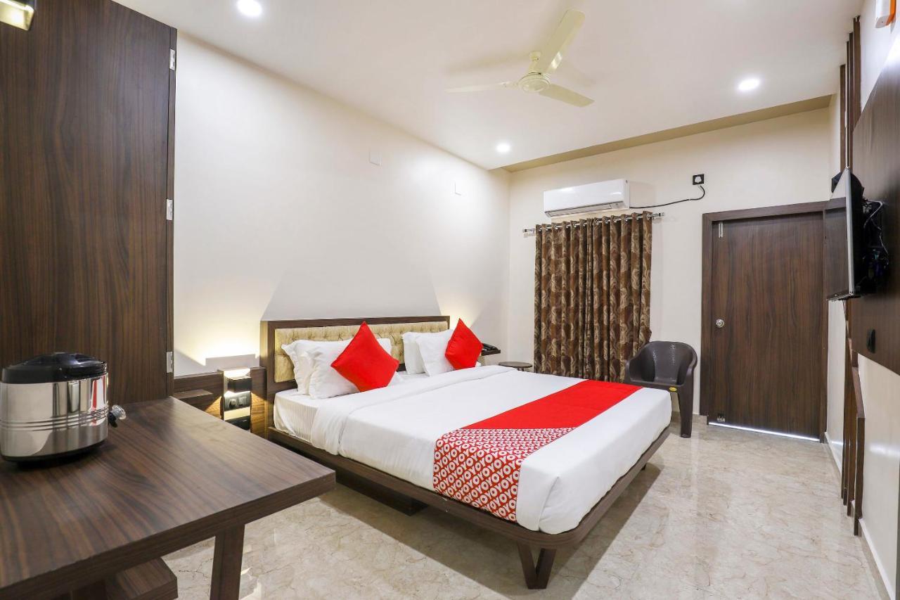 Oyo 47620 Hotel Matangi Motel Delvada Buitenkant foto